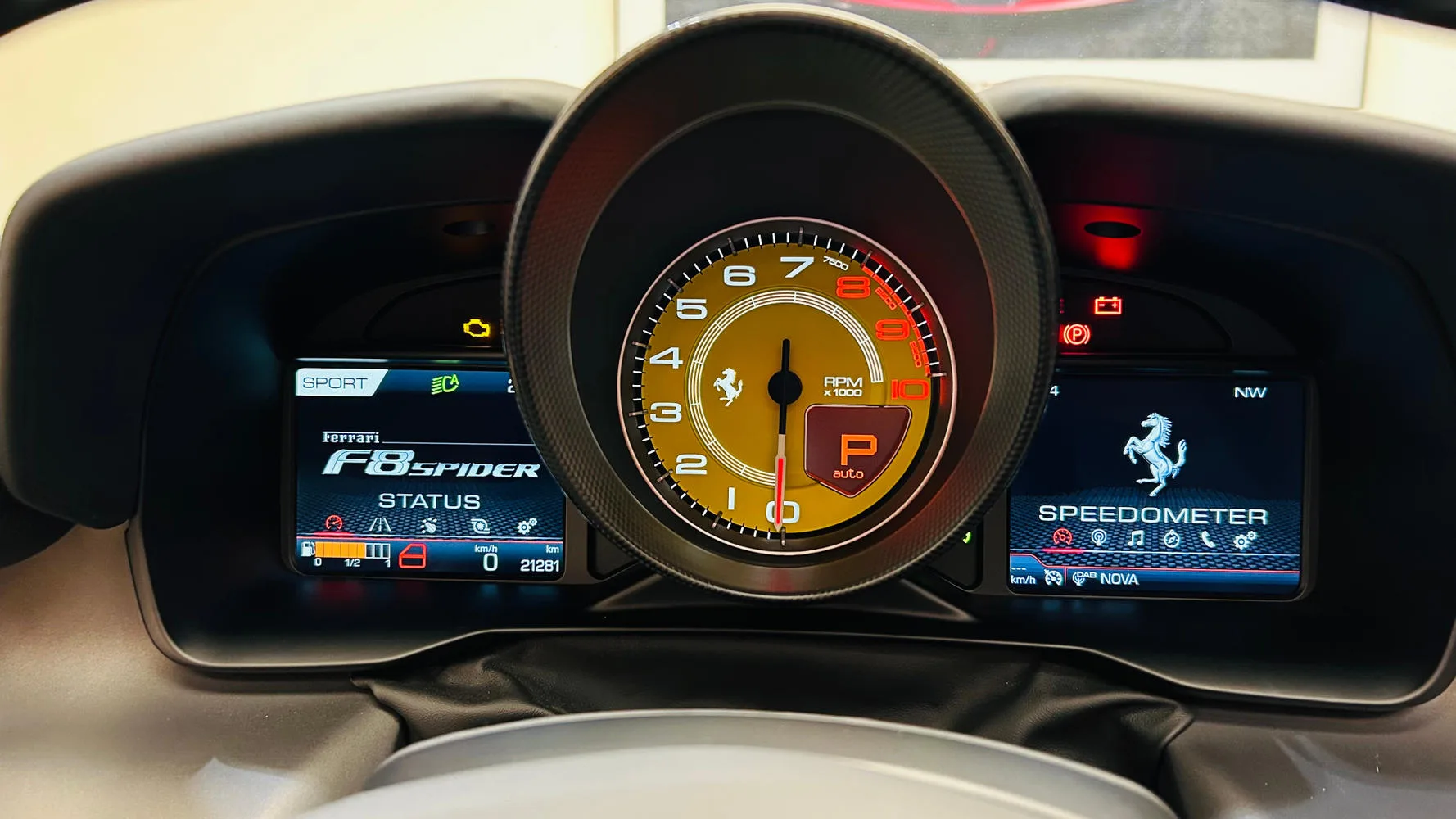 2022 Ferrari F8 Spider, 29/30