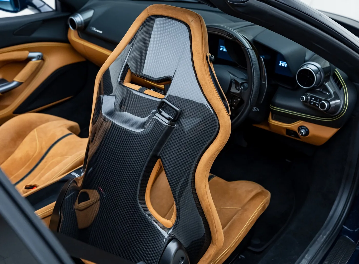 2022 Ferrari F8 Spider angeboten von einem Fachhändler in Banstead, Vereinigtes Königreich, Foto 22 von 25
