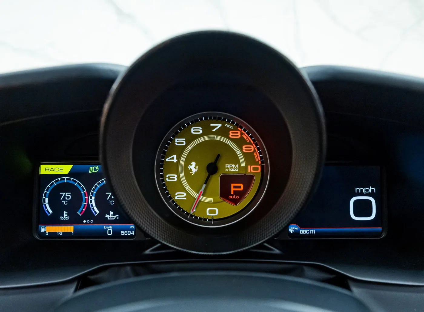 2022 Ferrari F8 Spider angeboten von einem Fachhändler in Banstead, Vereinigtes Königreich, Foto 24 von 25