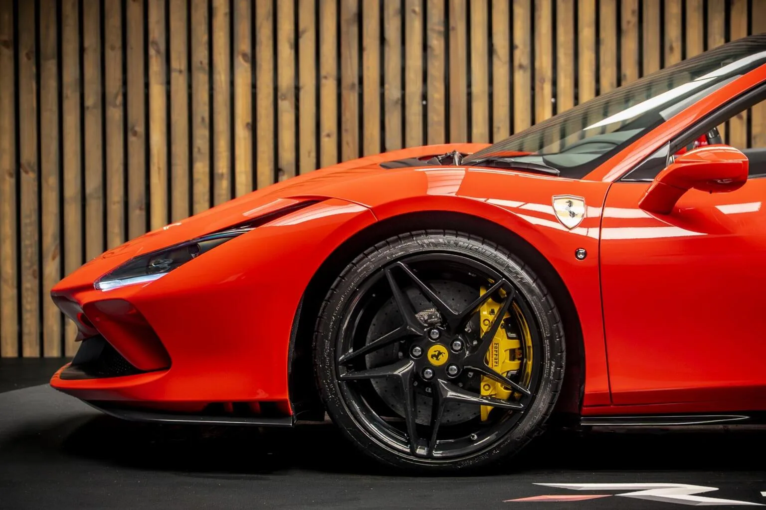 2022 Ferrari F8 Spider, 7/30