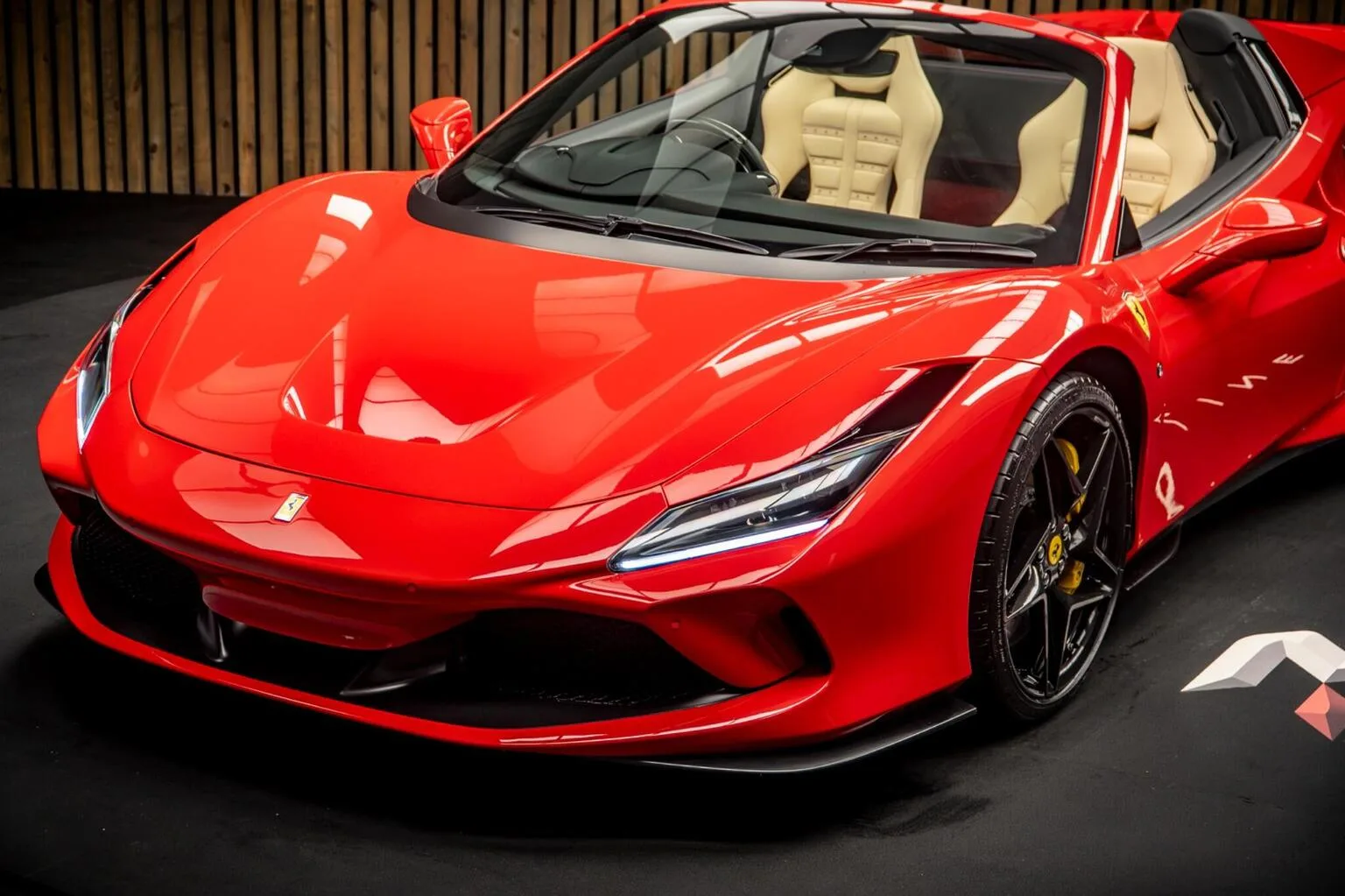 2022 Ferrari F8 Spider, 15/30