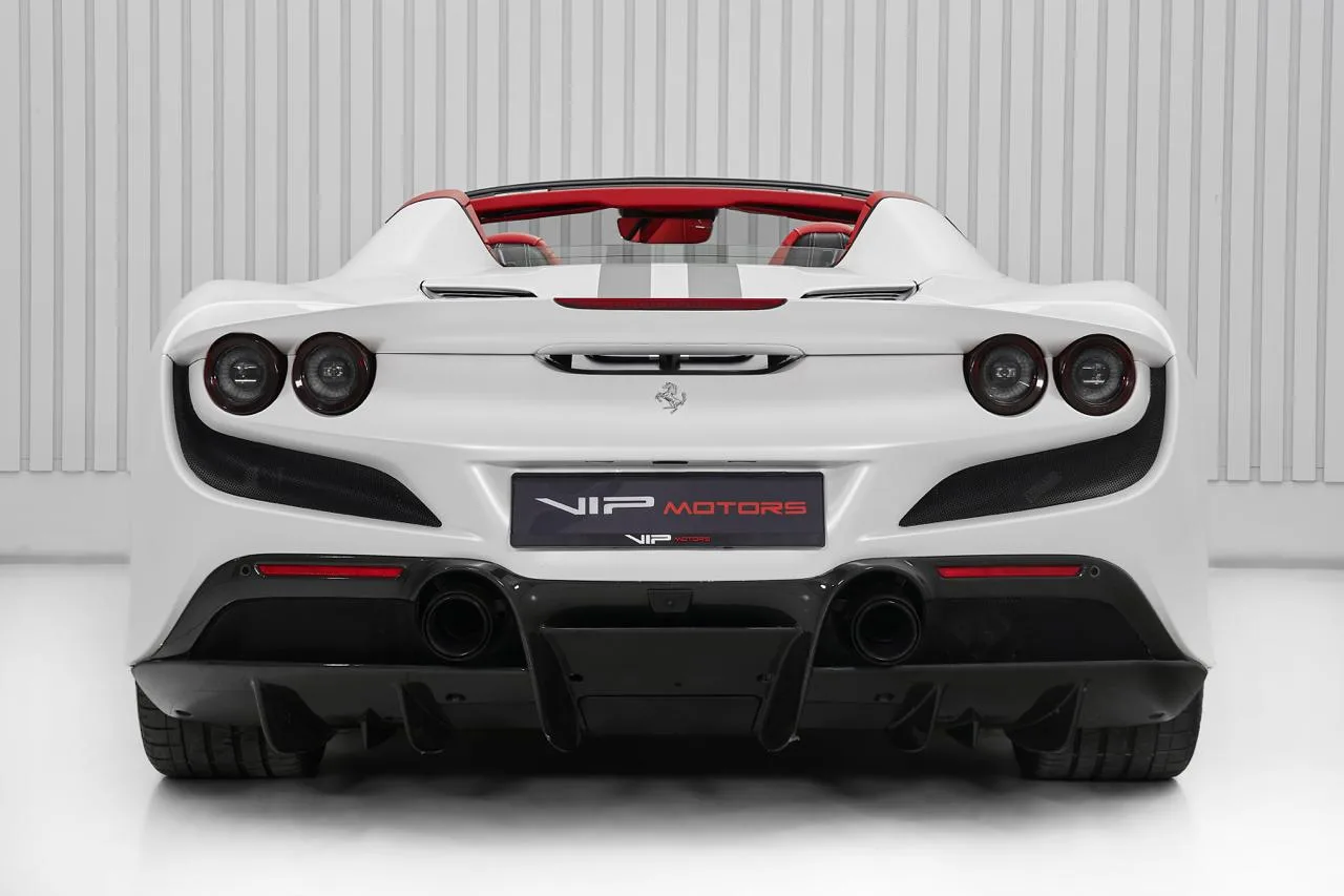 2022 Ferrari F8 Spider, 5/13