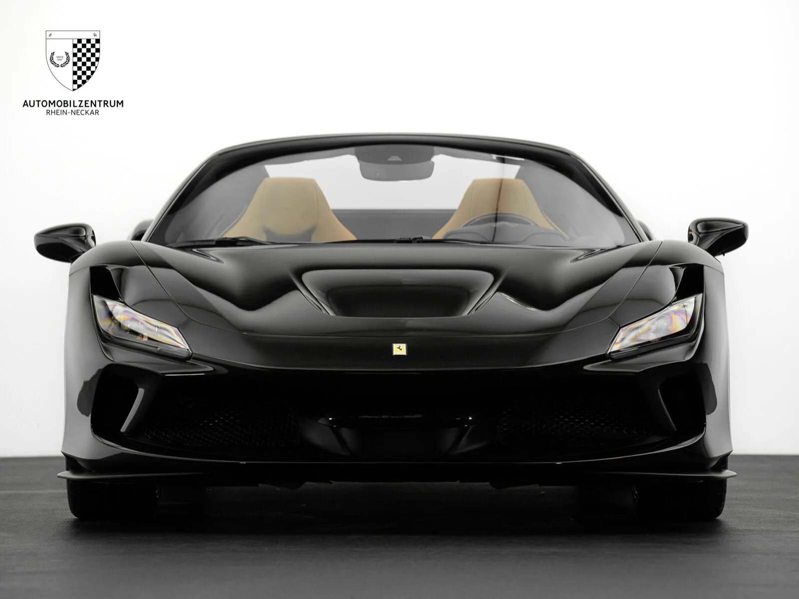 2022 Ferrari F8 Spider, 2/30