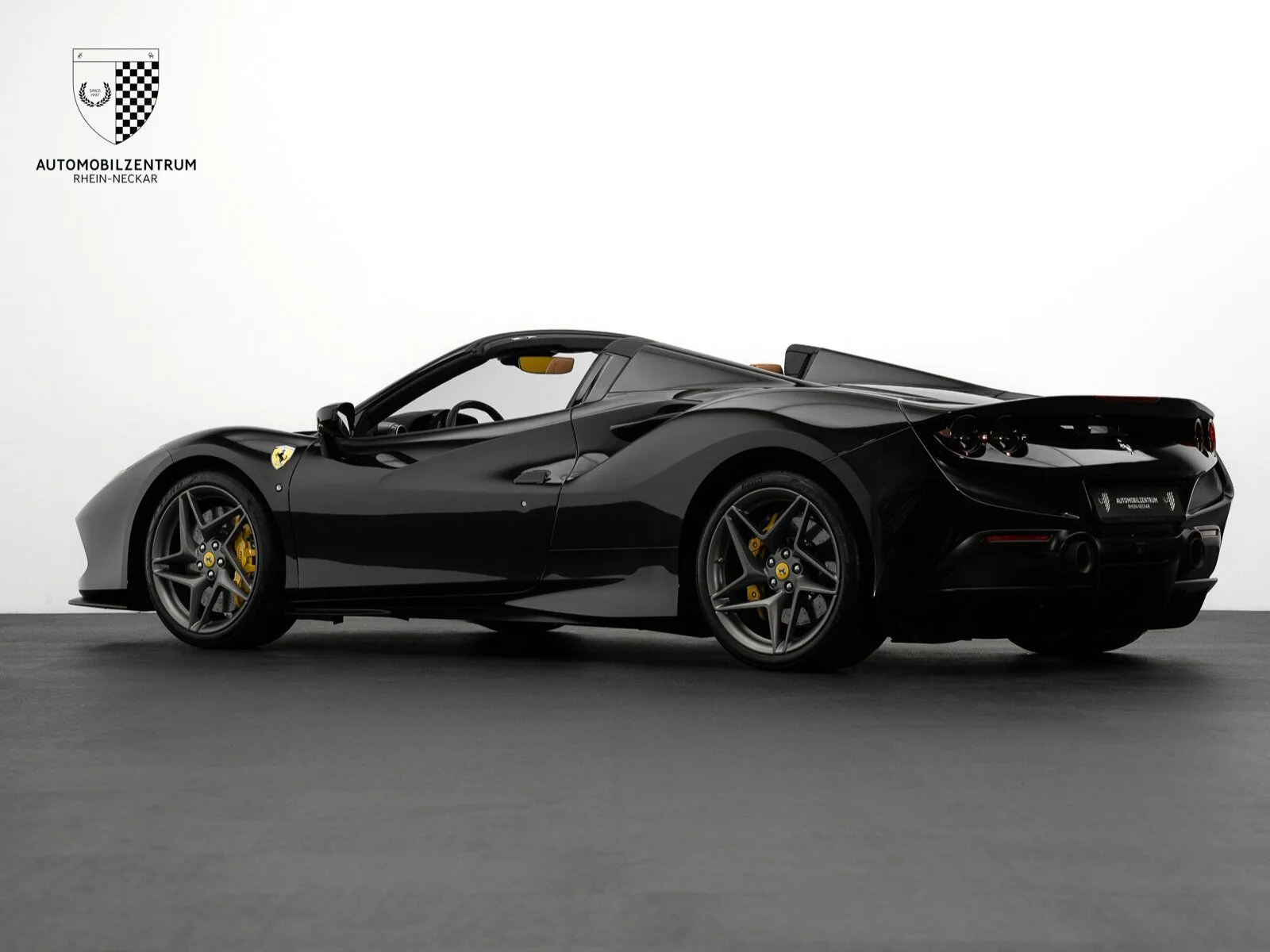 2022 Ferrari F8 Spider, 5/30