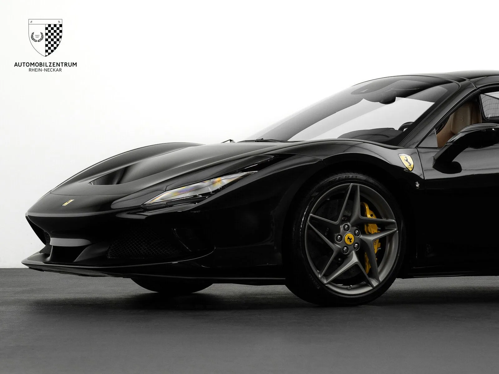 2022 Ferrari F8 Spider, 9/30