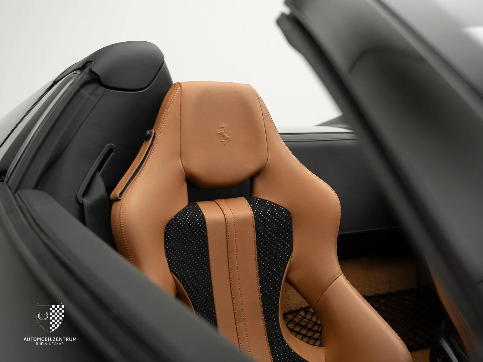 2022 Ferrari F8 Spider, 12/30