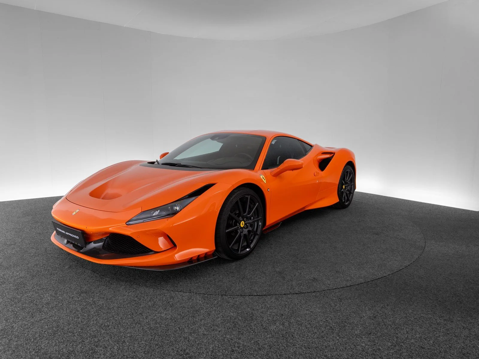 2022 Ferrari F8 Tributo angeboten von einem Fachhändler in Singen, Deutschland, Hauptfoto
