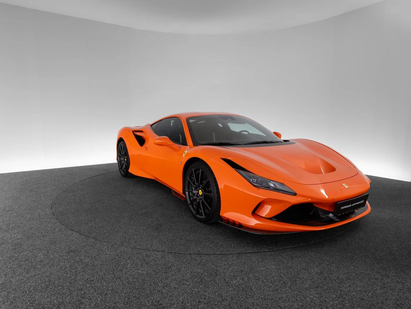 2022 Ferrari F8 Tributo angeboten von einem Fachhändler in Singen, Deutschland, Foto 3 von 15
