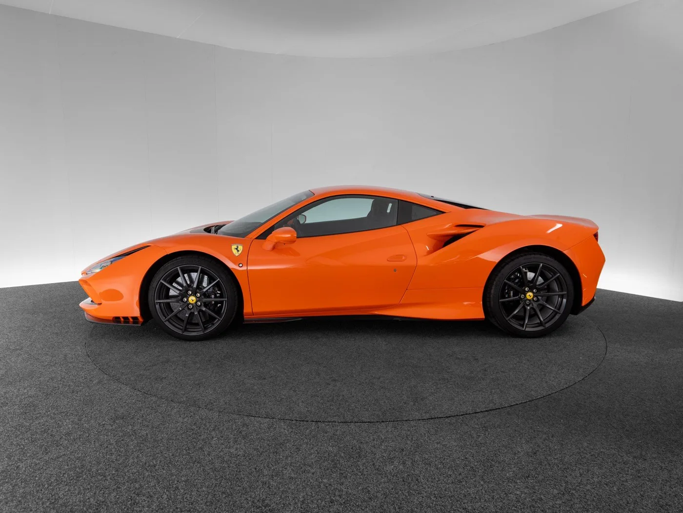 2022 Ferrari F8 Tributo angeboten von einem Fachhändler in Singen, Deutschland, Foto 8 von 15