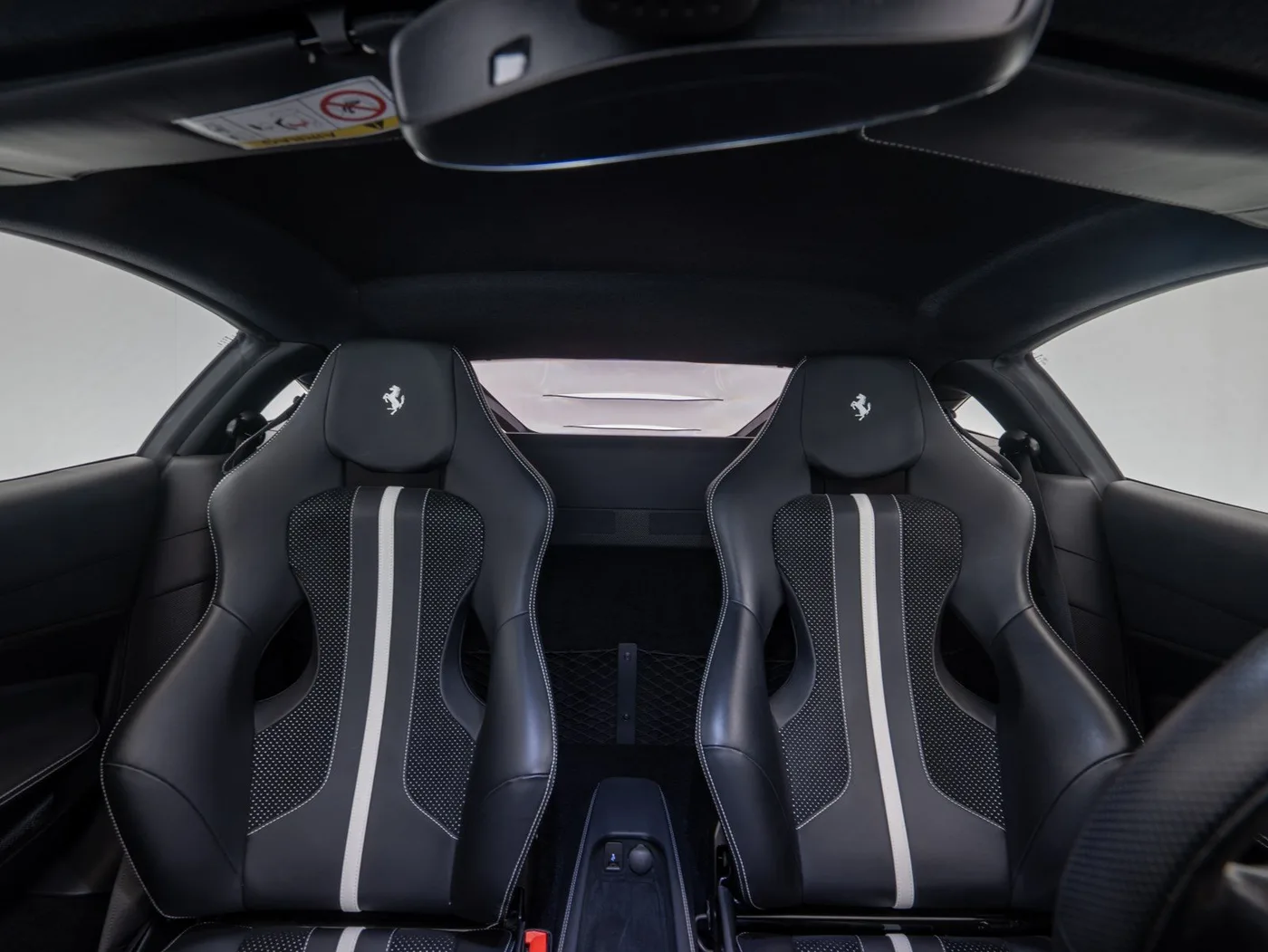 2022 Ferrari F8 Tributo angeboten von einem Fachhändler in Singen, Deutschland, Foto 10 von 15