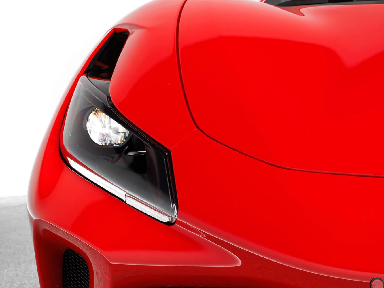 2022 Ferrari F8 Tributo, 12/18
