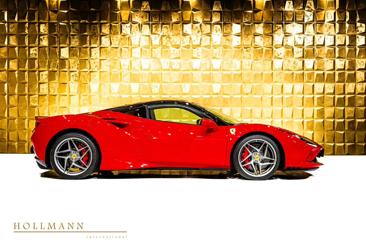 2022 Ferrari F8 Tributo angeboten von einem Fachhändler in Stuhr, Deutschland, Foto 2 von 8