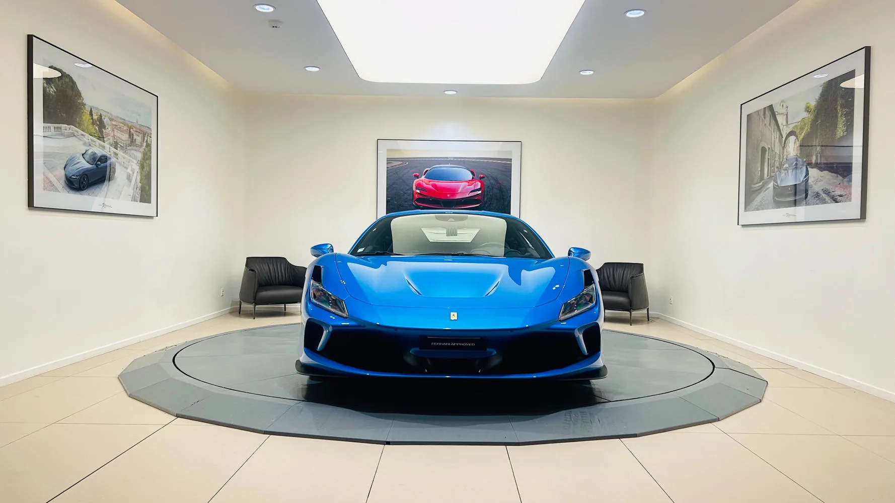 2022 Ferrari F8 Tributo proposée par un concessionnaire spécialisé à Balma, France, photo principale
