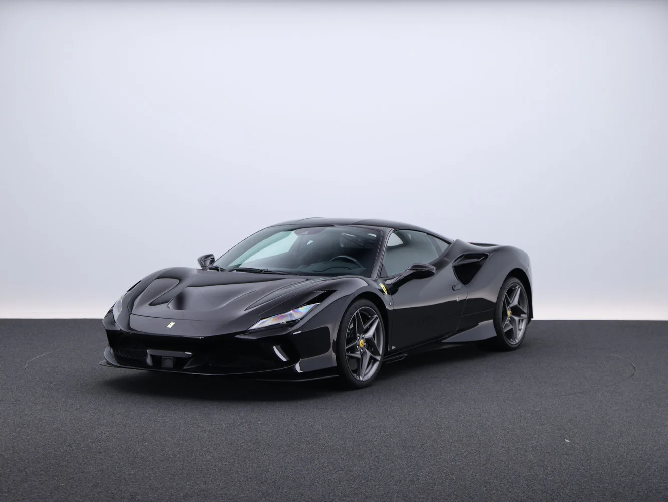 2022 Ferrari F8 Tributo offered by a specialist dealer in Frankfurt am Main, Germany, main photo