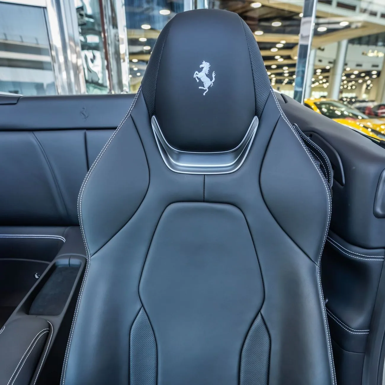 2022 Ferrari Portofino proposée par un concessionnaire spécialisé à Dubai, Émirats arabes unis, photo 15 sur 19