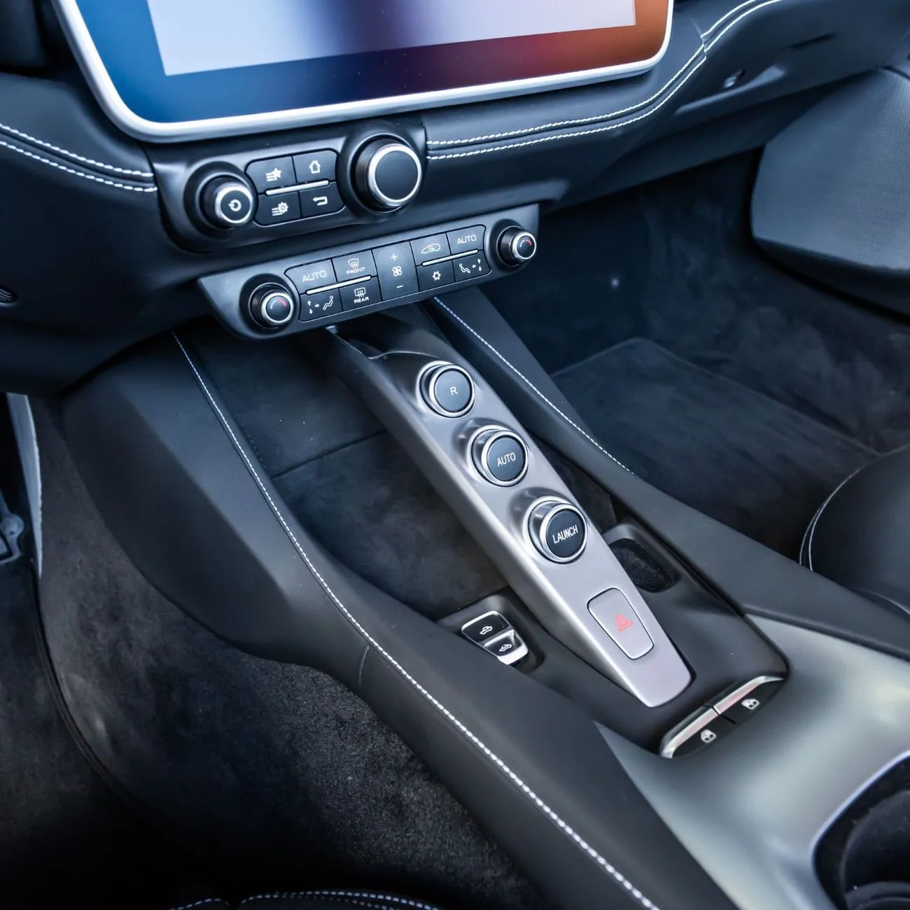 2022 Ferrari Portofino proposée par un concessionnaire spécialisé à Dubai, Émirats arabes unis, photo 19 sur 19