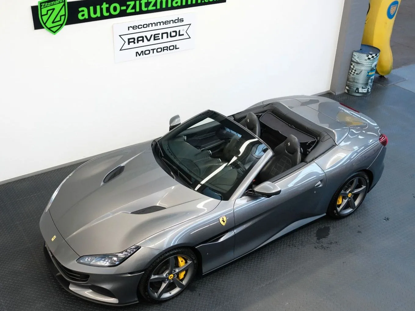 2022 Ferrari Portofino M proposée par un concessionnaire spécialisé à Nuremberg, Allemagne, photo principale