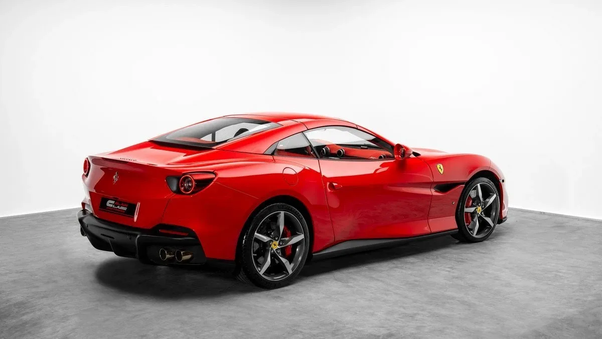 2022 Ferrari Portofino M proposée par un concessionnaire spécialisé à Dubai, Émirats arabes unis, photo 3 sur 25