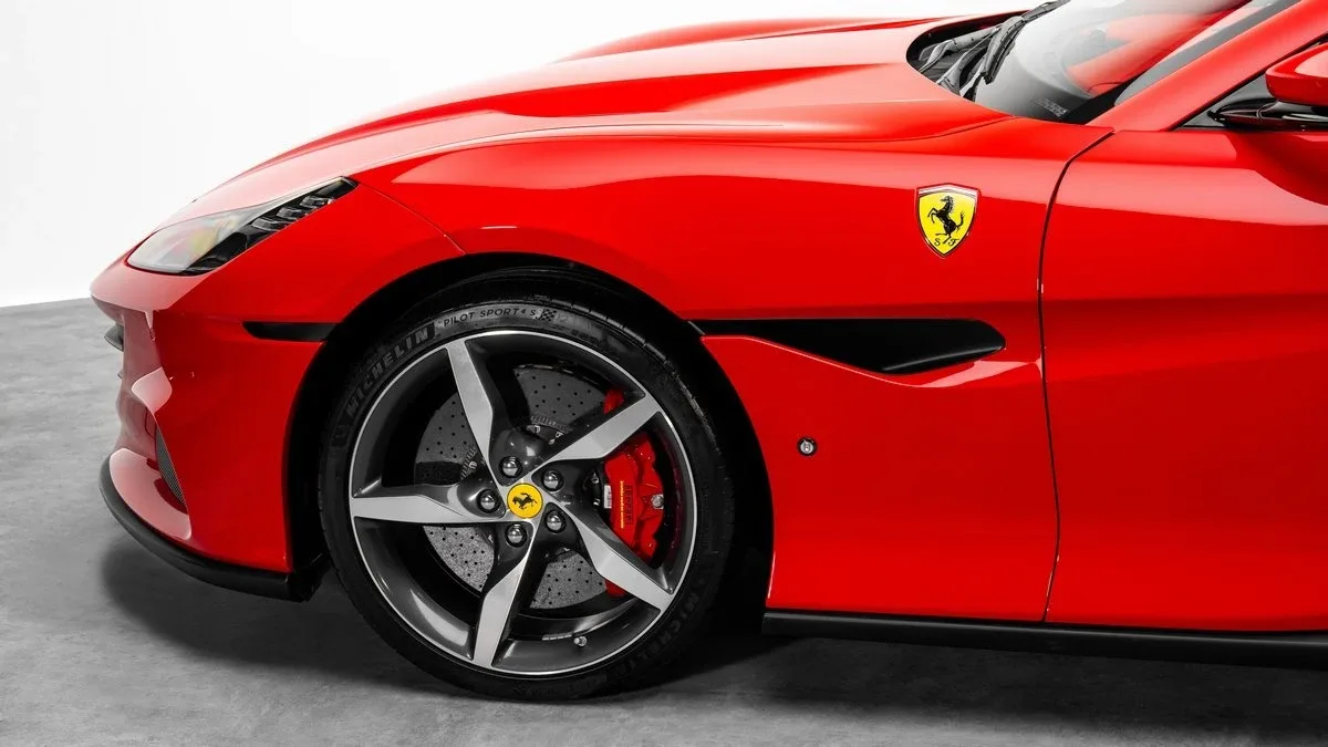 2022 Ferrari Portofino M proposée par un concessionnaire spécialisé à Dubai, Émirats arabes unis, photo 6 sur 25