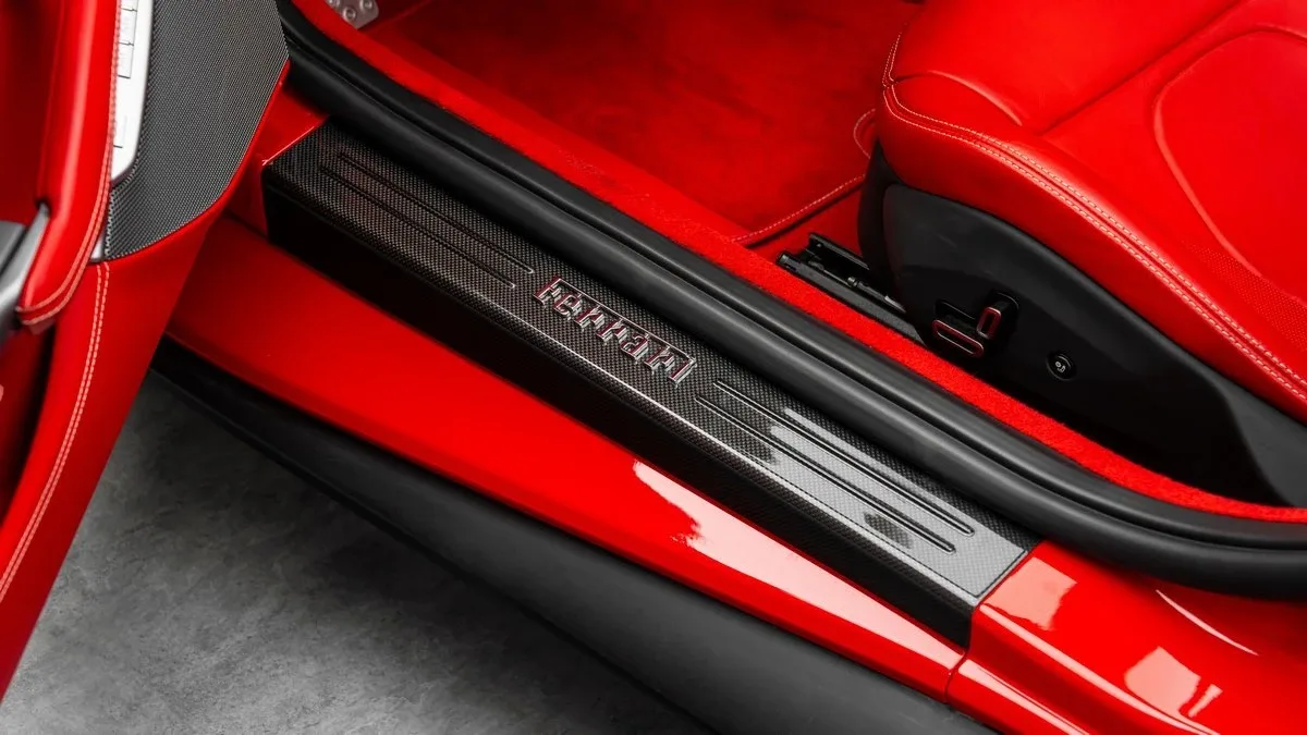 2022 Ferrari Portofino M proposée par un concessionnaire spécialisé à Dubai, Émirats arabes unis, photo 11 sur 25