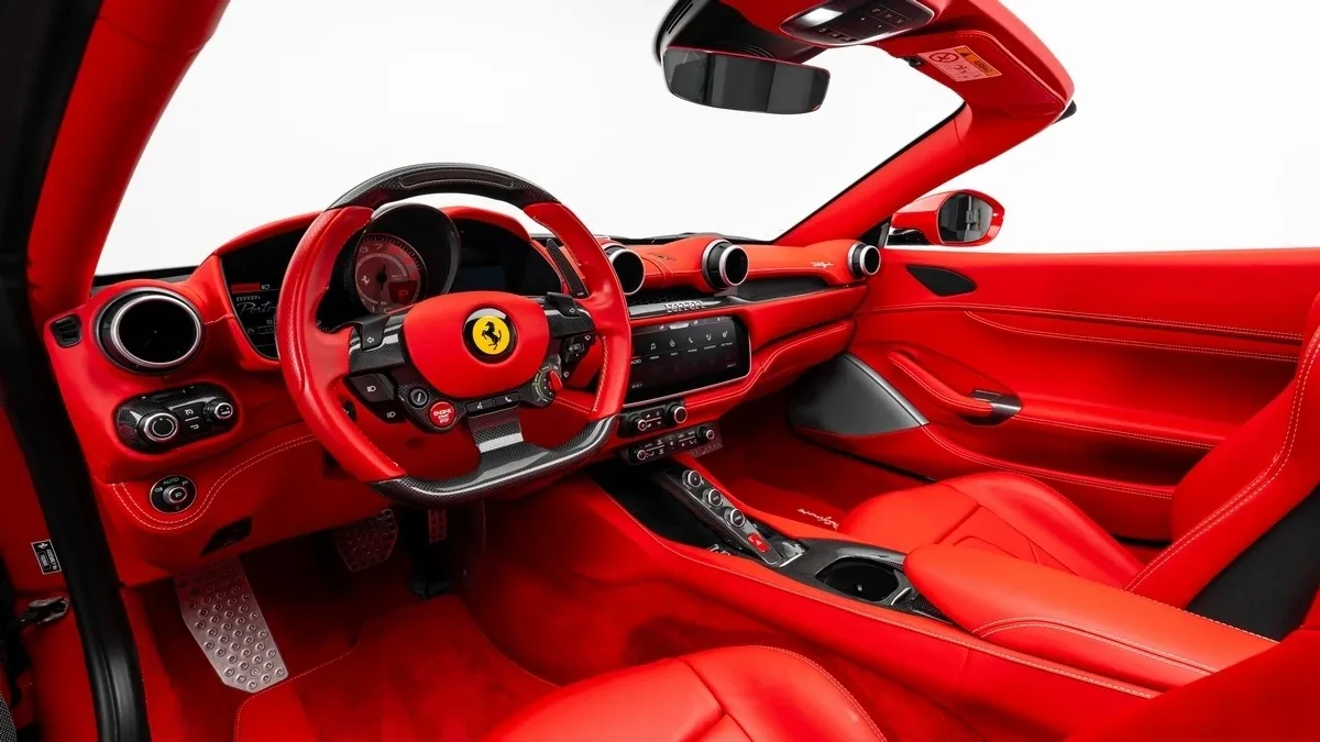 2022 Ferrari Portofino M proposée par un concessionnaire spécialisé à Dubai, Émirats arabes unis, photo 12 sur 25