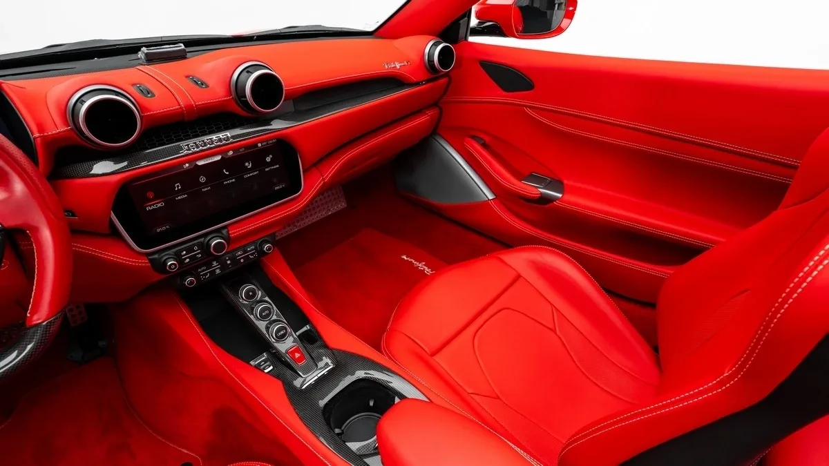 2022 Ferrari Portofino M proposée par un concessionnaire spécialisé à Dubai, Émirats arabes unis, photo 14 sur 25