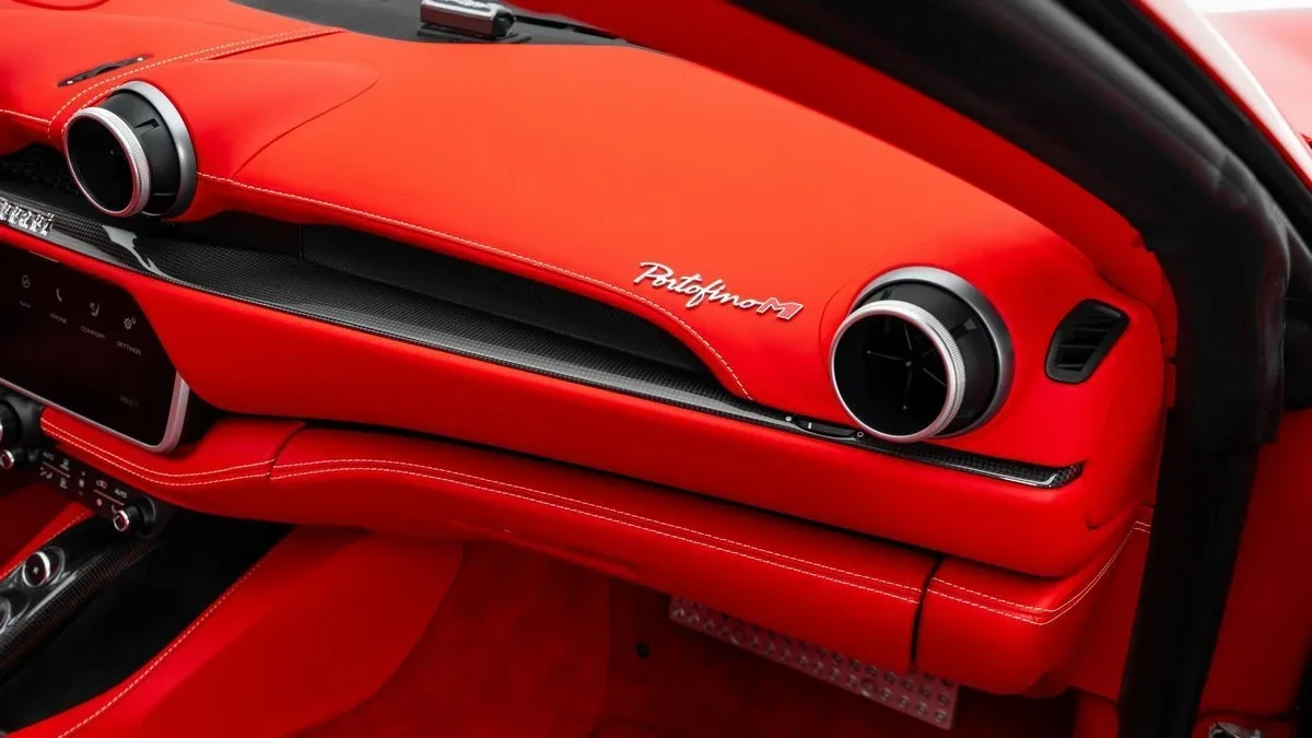 2022 Ferrari Portofino M proposée par un concessionnaire spécialisé à Dubai, Émirats arabes unis, photo 17 sur 25