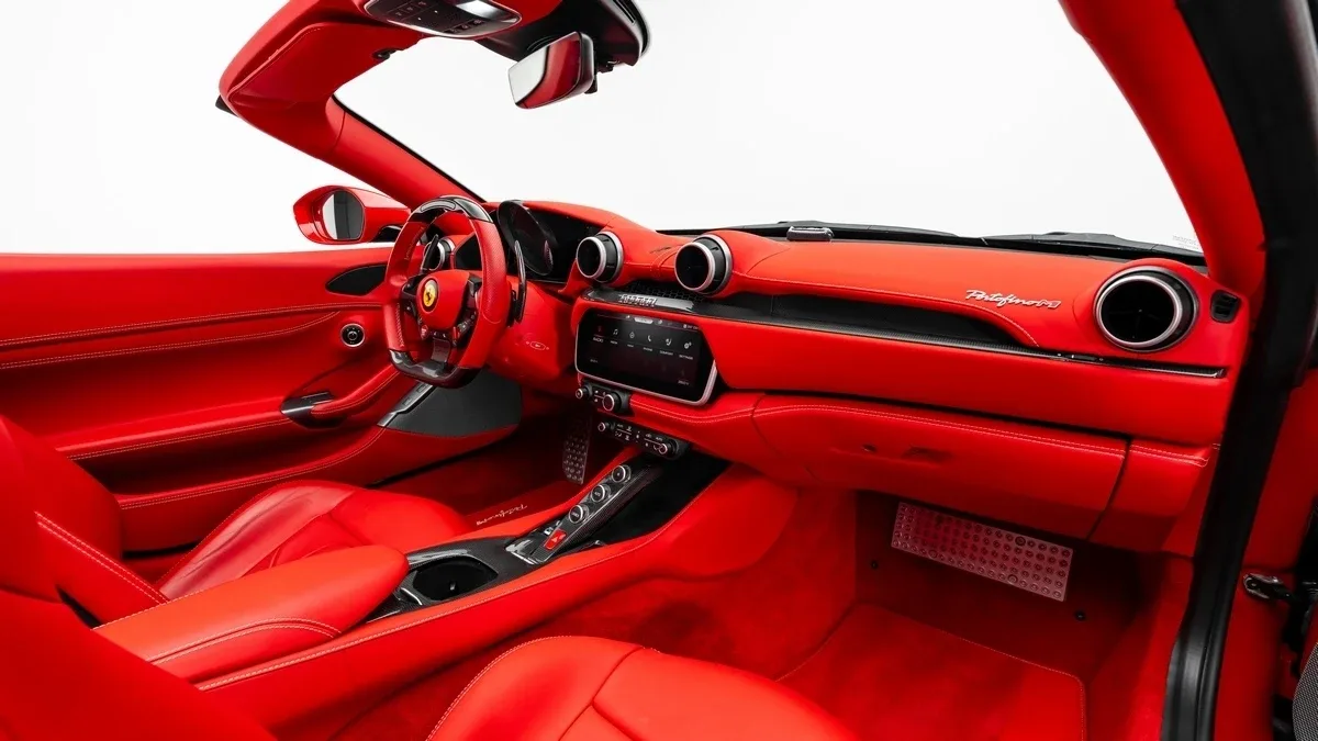 2022 Ferrari Portofino M proposée par un concessionnaire spécialisé à Dubai, Émirats arabes unis, photo 18 sur 25