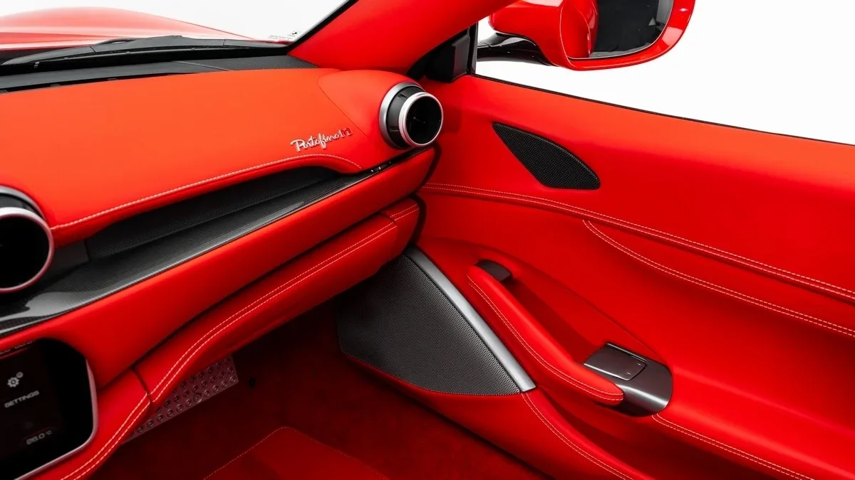 2022 Ferrari Portofino M proposée par un concessionnaire spécialisé à Dubai, Émirats arabes unis, photo 19 sur 25