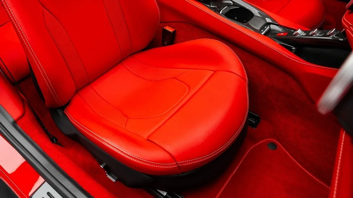 2022 Ferrari Portofino M proposée par un concessionnaire spécialisé à Dubai, Émirats arabes unis, photo 21 sur 25
