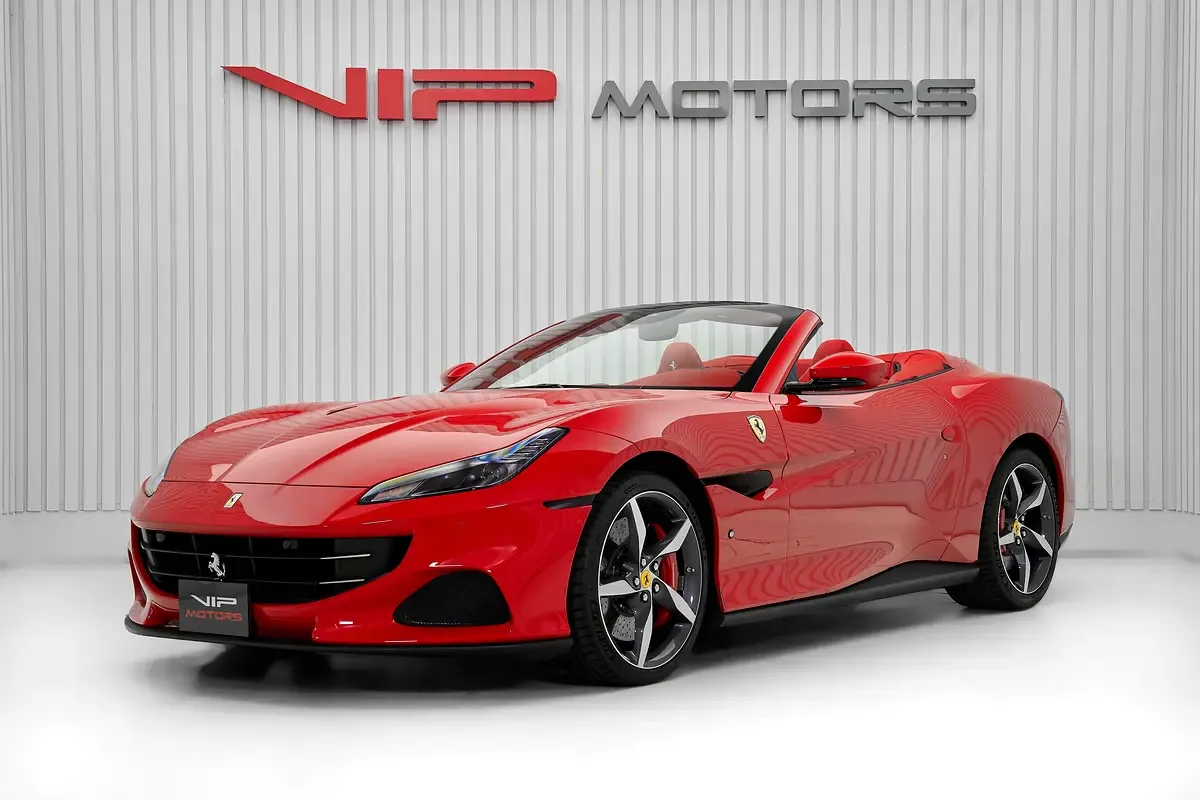 2022 Ferrari Portofino M angeboten von einem Fachhändler in Dubai, Vereinigte Arabische Emirate, Hauptfoto