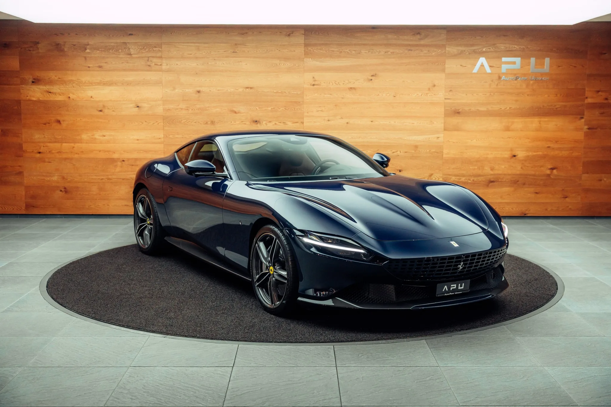 2022 Ferrari Roma proposée par un concessionnaire spécialisé à Uznach, Suisse, photo principale