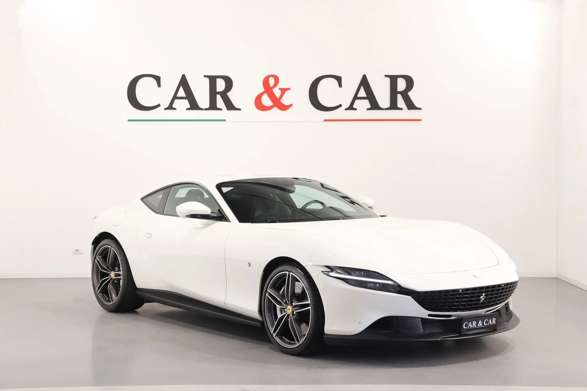 2022 Ferrari Roma angeboten von einem Supersportwagenhändler in Zibido San Giacomo, Italien, Hauptfoto