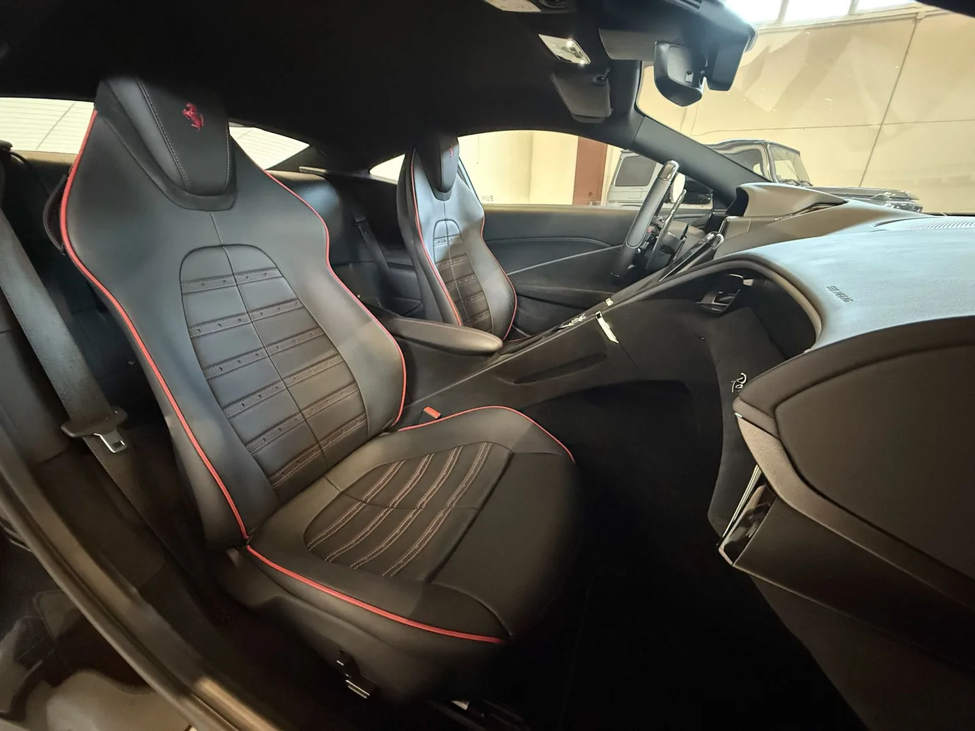 2022 Ferrari Roma angeboten von einem Fachhändler in Lucca, Italien, Foto 13 von 22