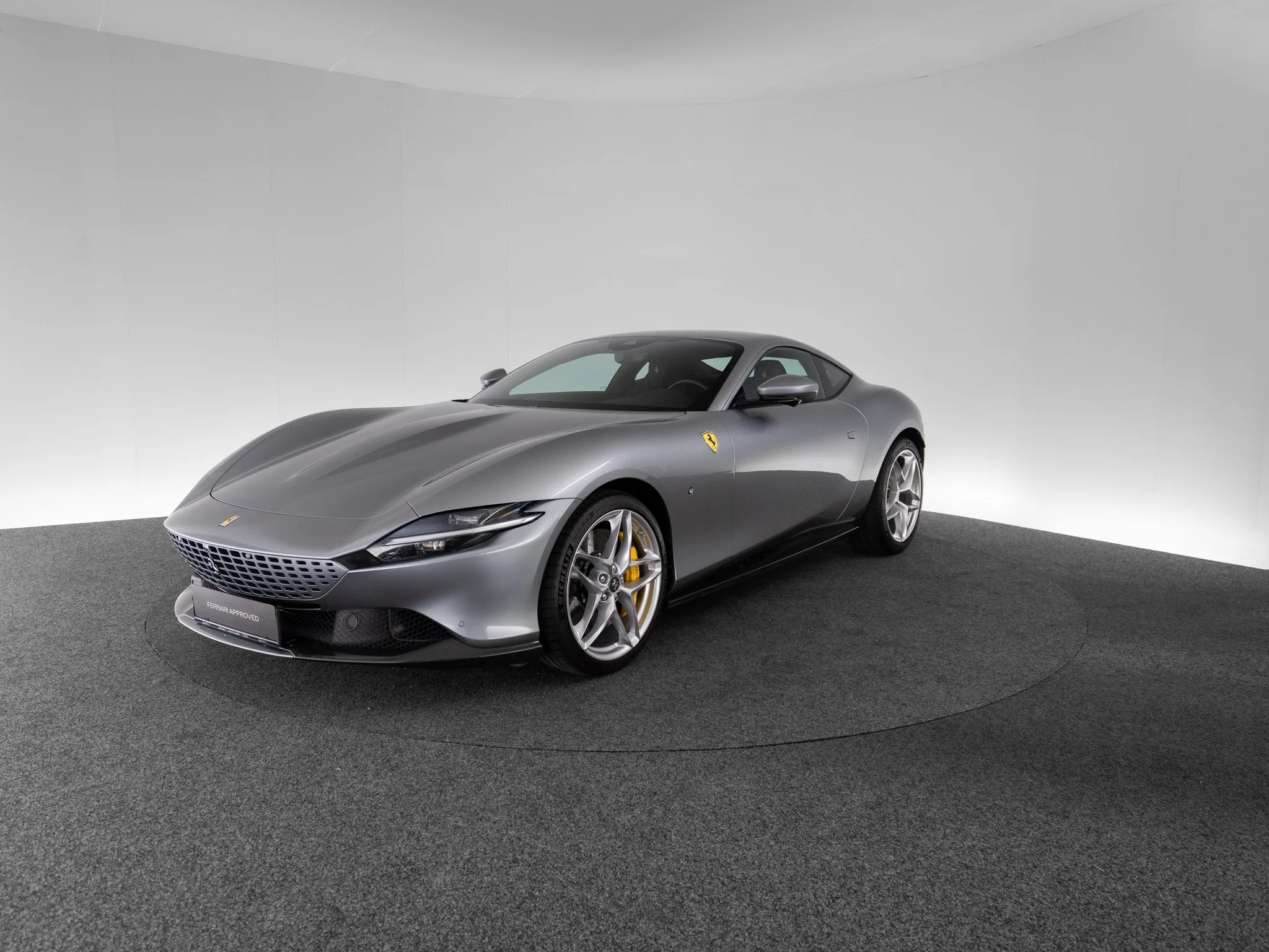 2022 Ferrari Roma verkauft von einem Fachhändler in Singen, Deutschland, Hauptfoto