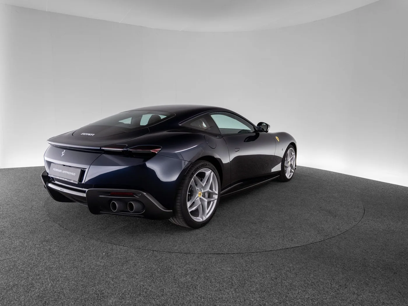 2022 Ferrari Roma offered by a specialist dealer in Singen, Germany, photo 10 of 15