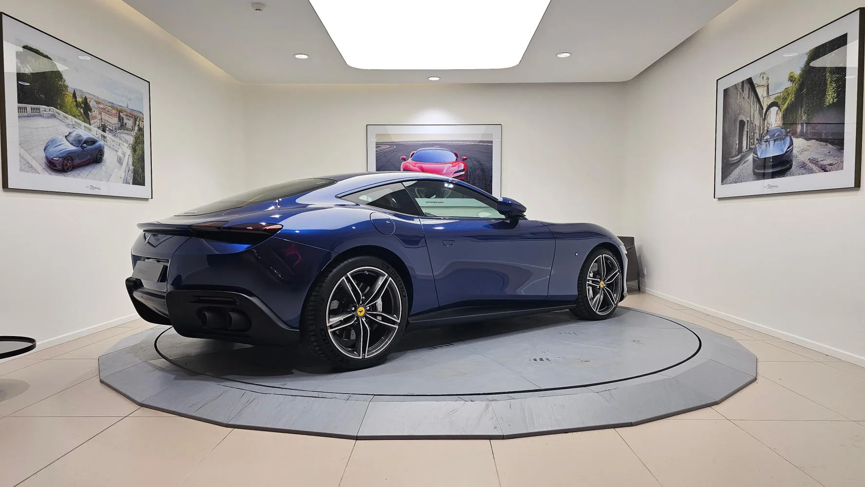 2022 Ferrari Roma, 3/17