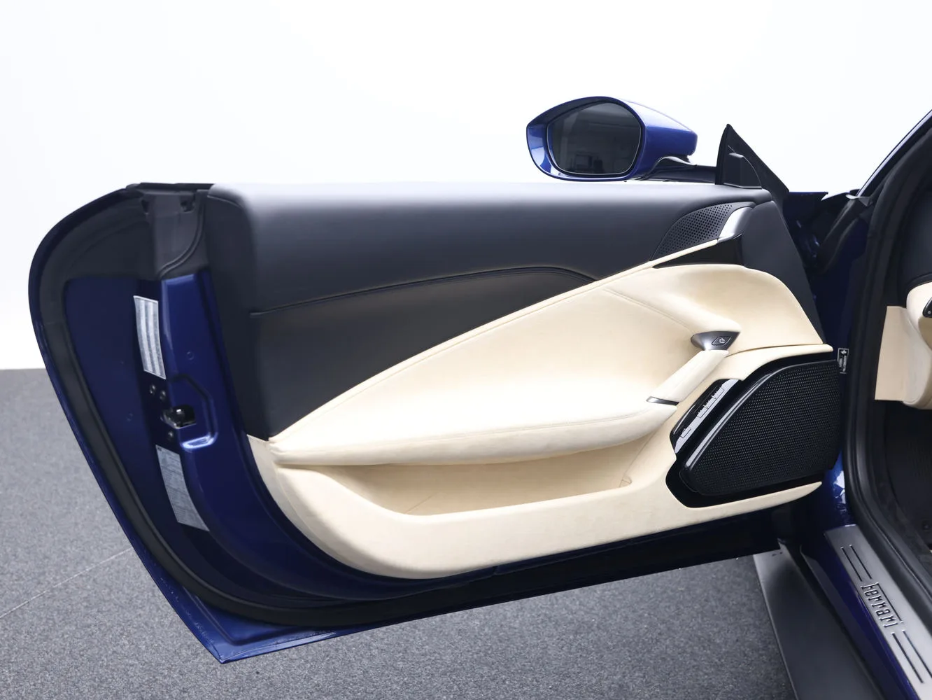 2022 Ferrari Roma, 16/23