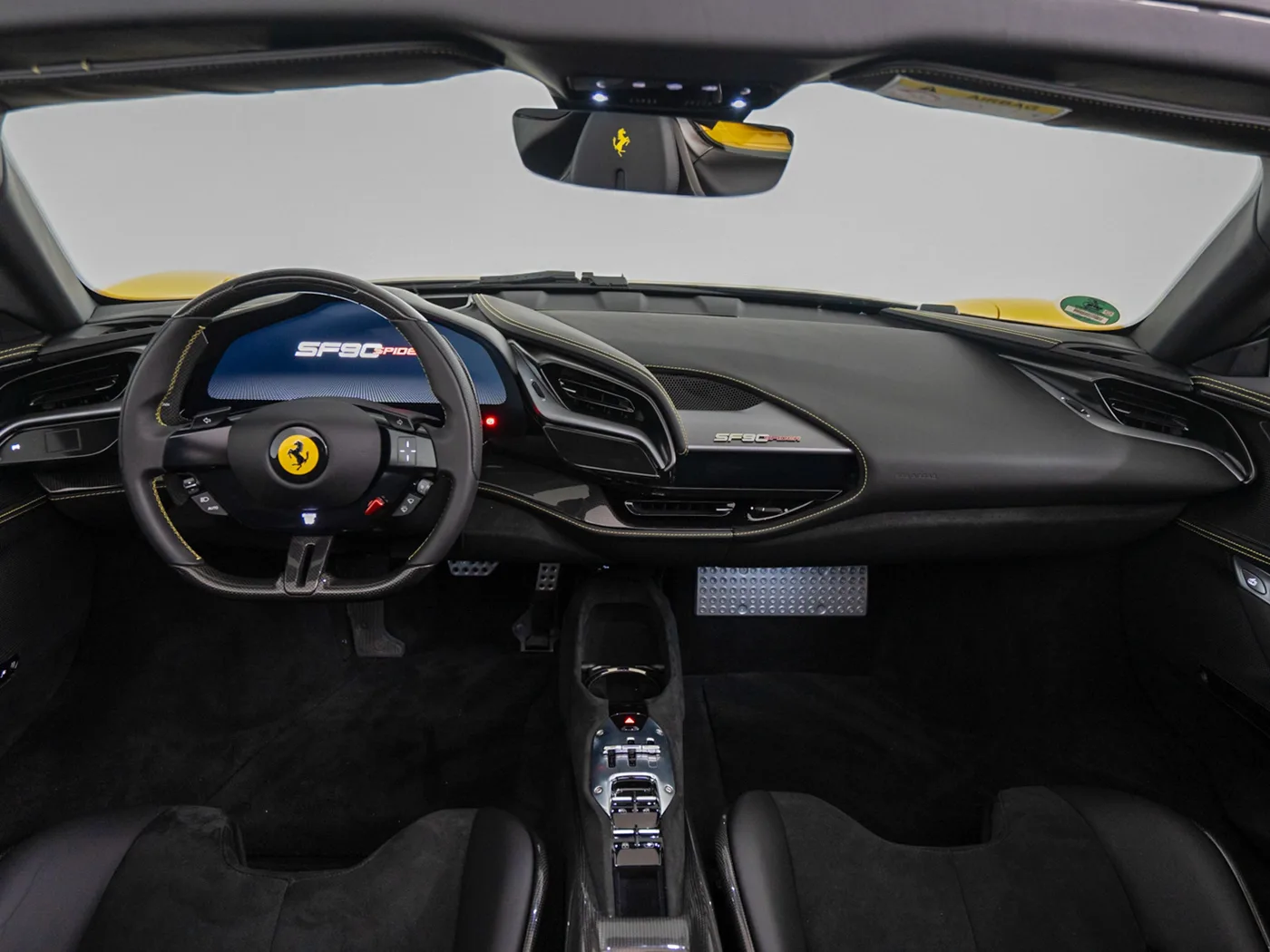 2022 Ferrari SF90 Spider Assetto Fiorano proposée par un concessionnaire spécialisé à Singen, Allemagne, photo 11 sur 15