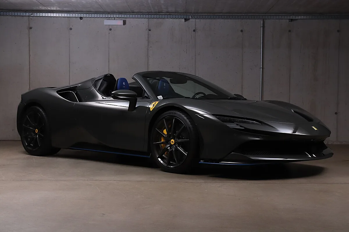 2022 Ferrari SF90 Spider Assetto Fiorano proposée par un concessionnaire spécialisé à Unterweitersdorf, Autriche, photo principale