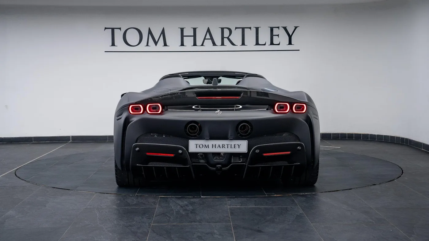 2022 Ferrari SF90 Spider Assetto Fiorano, Tailor Made angeboten von einem Fachhändler in Swadlincote, Vereinigtes Königreich, Foto 4 von 15