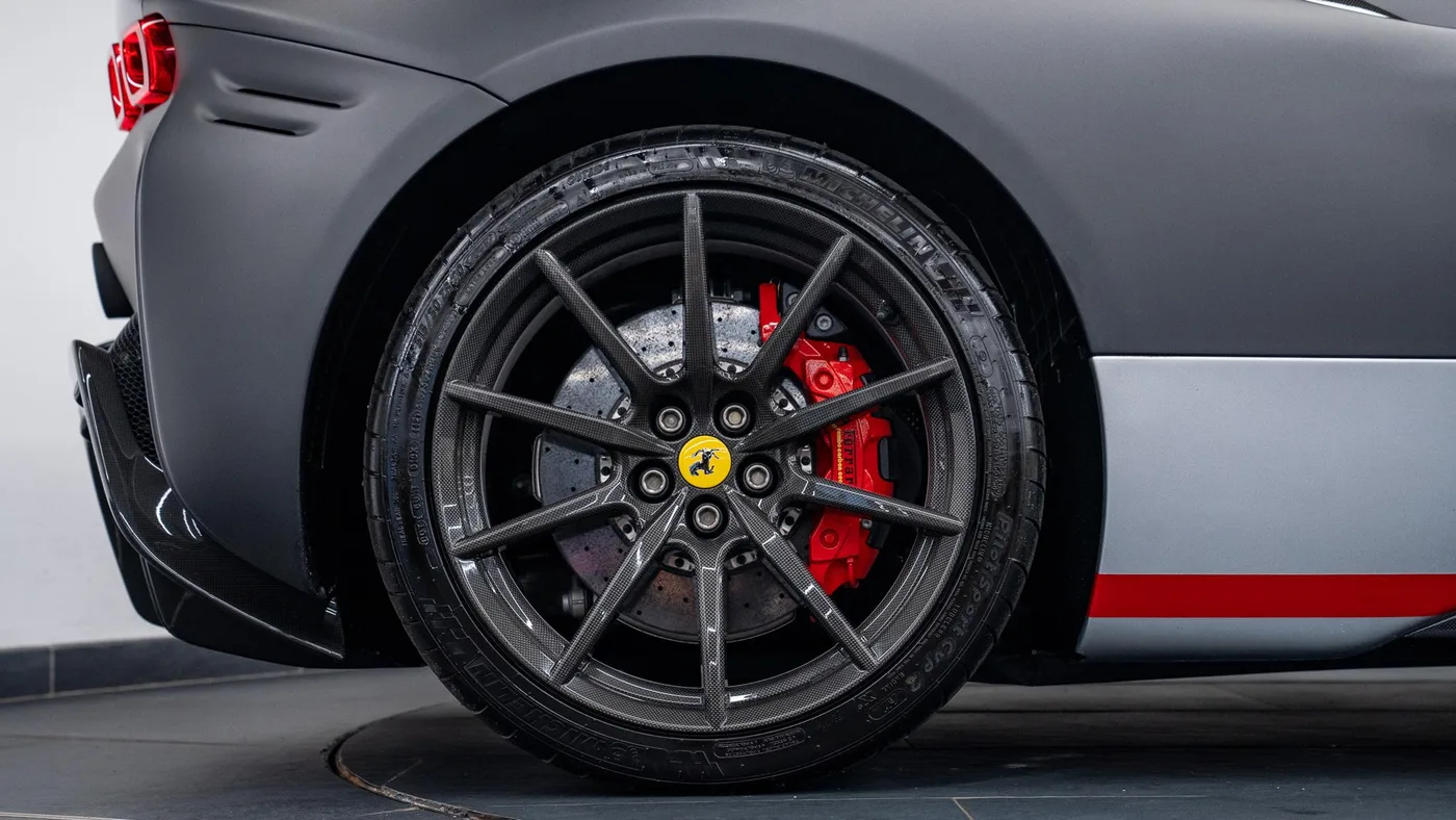 2022 Ferrari SF90 Spider Assetto Fiorano, Tailor Made angeboten von einem Fachhändler in Swadlincote, Vereinigtes Königreich, Foto 9 von 15