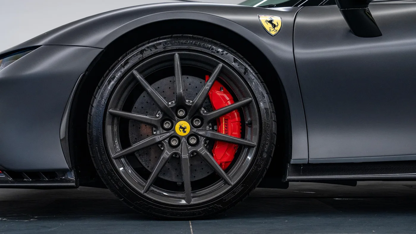 2022 Ferrari SF90 Spider Assetto Fiorano, Tailor Made angeboten von einem Fachhändler in Swadlincote, Vereinigtes Königreich, Foto 11 von 15