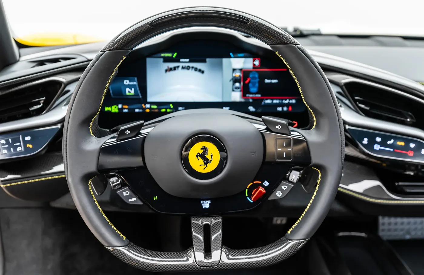 2022 Ferrari SF90 Spider proposée par un concessionnaire spécialisé à Dubai, Émirats arabes unis, photo 7 sur 10