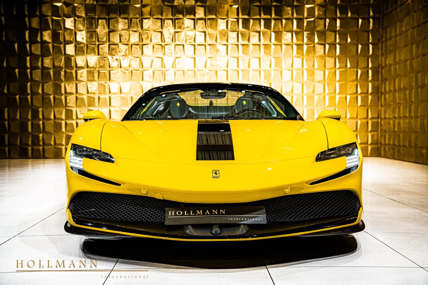 2022 Ferrari SF90 Spider Tailor Made Ispirazioni angeboten von einem Fachhändler in Stuhr, Deutschland, Foto 3 von 8