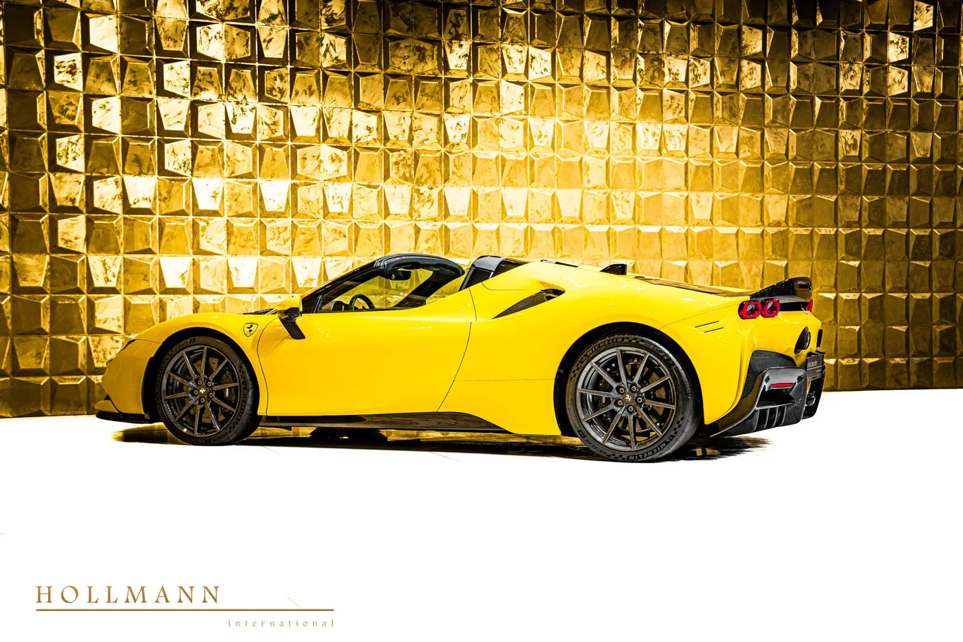 2022 Ferrari SF90 Spider Tailor Made Ispirazioni angeboten von einem Fachhändler in Stuhr, Deutschland, Foto 7 von 8