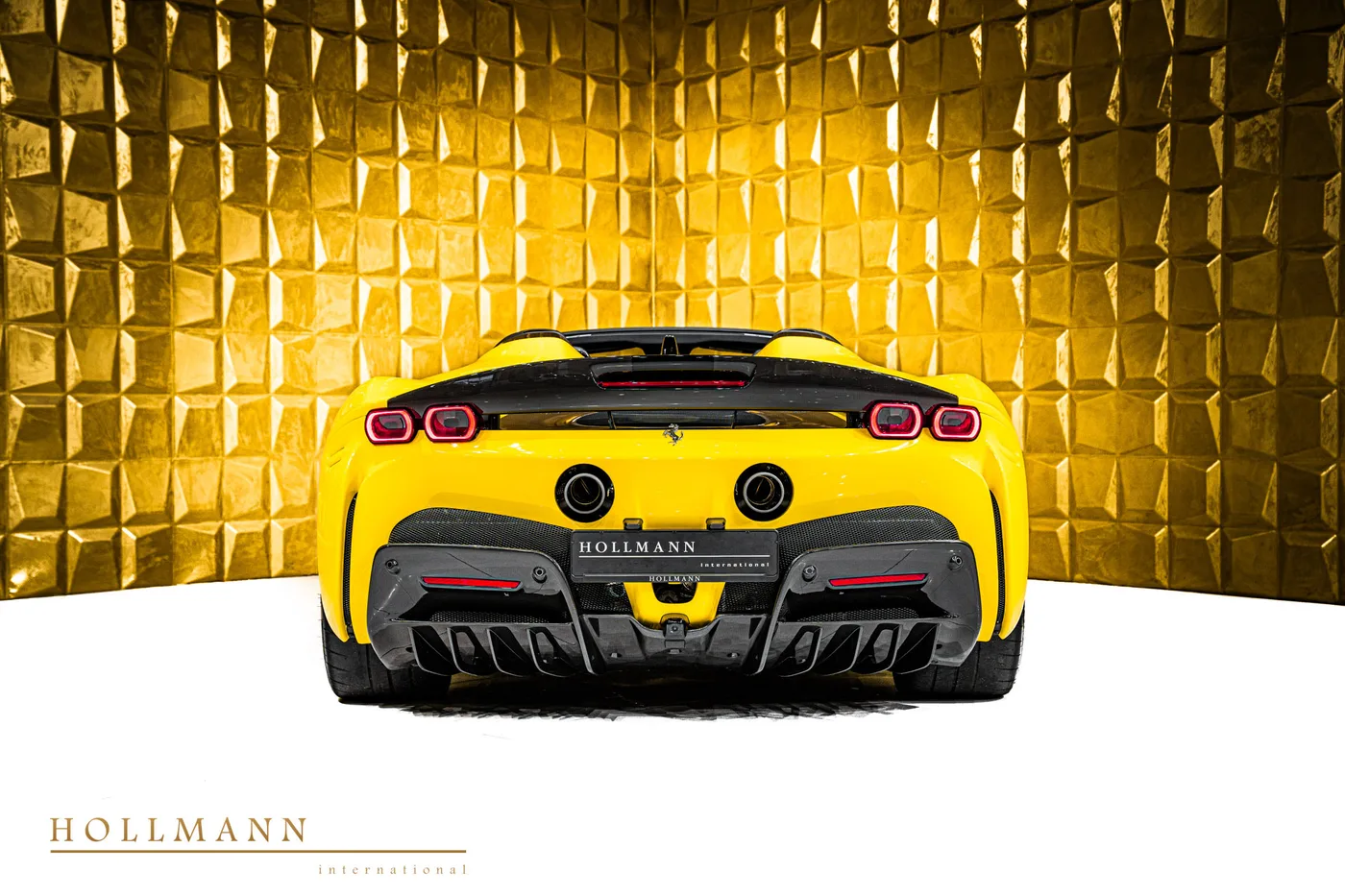 2022 Ferrari SF90 Spider Tailor Made Ispirazioni angeboten von einem Fachhändler in Stuhr, Deutschland, Foto 8 von 8