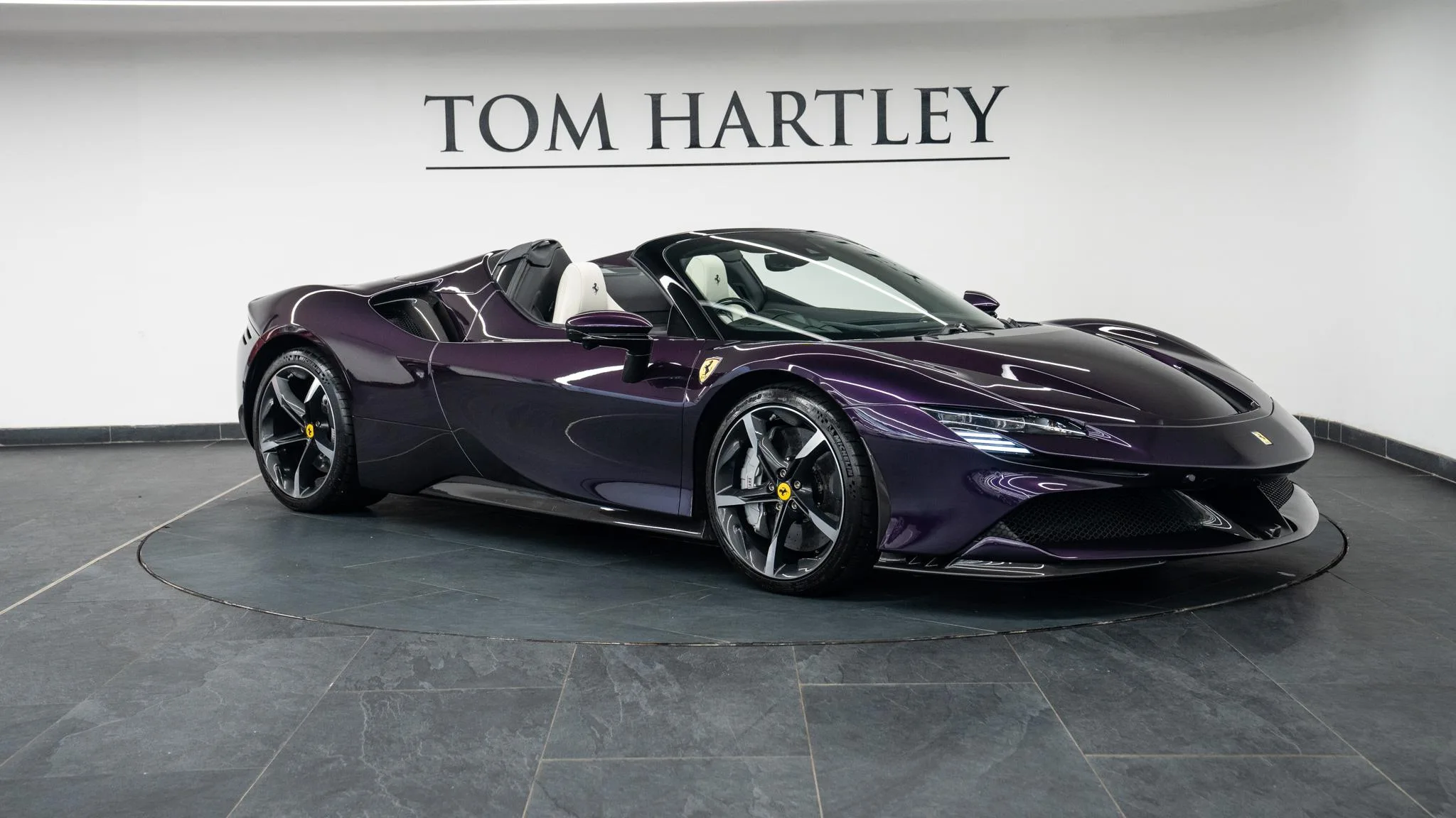 2022 Ferrari SF90 Spider, 9/30