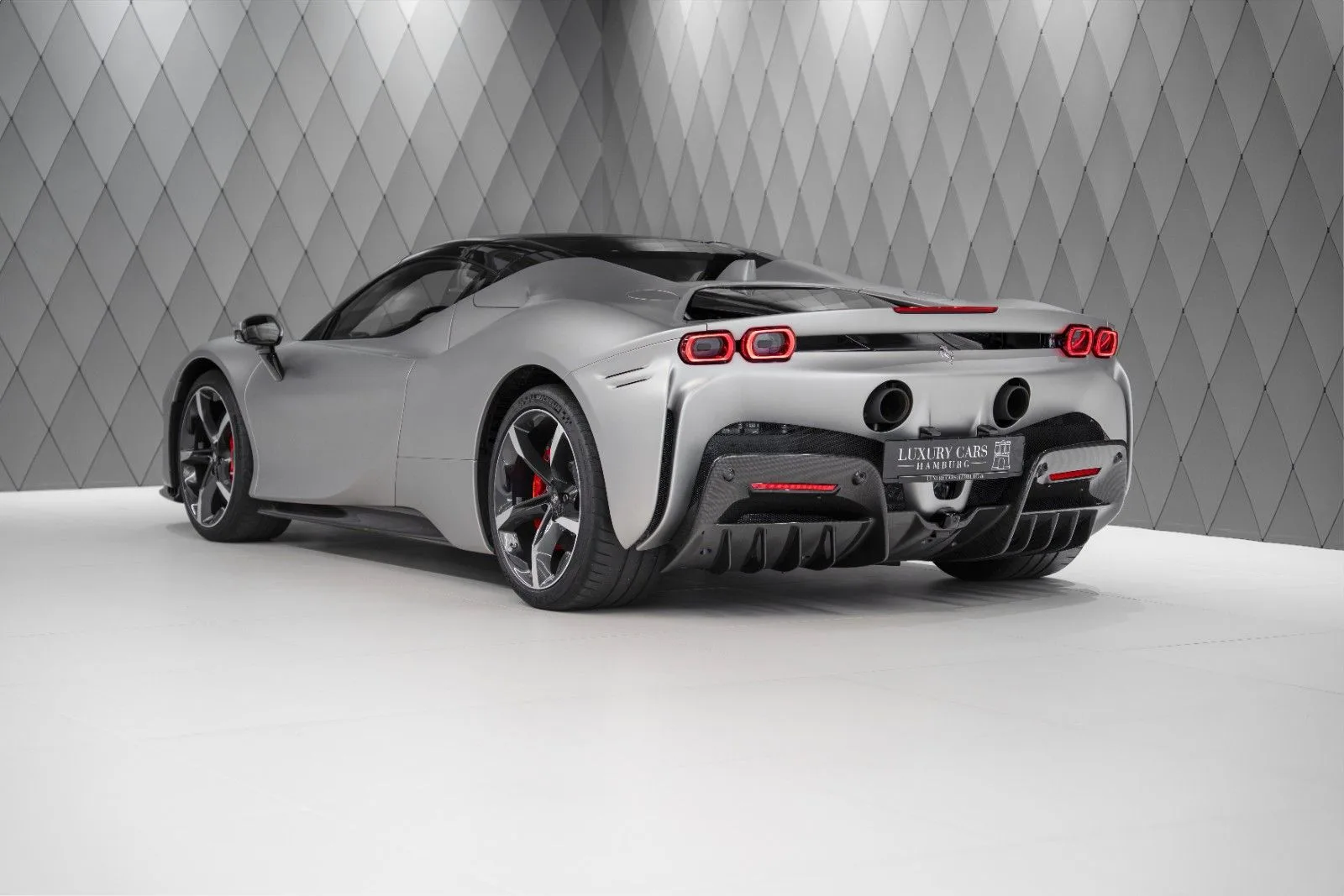 2022 Ferrari SF90 Spider, 4/27