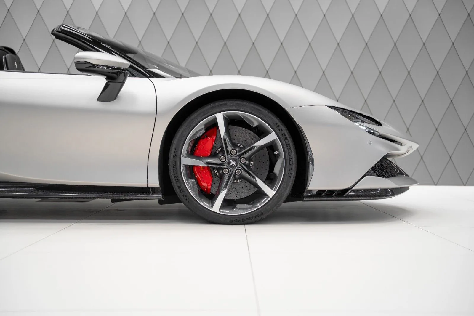 2022 Ferrari SF90 Spider, 6/27